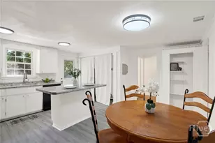 17 Russell Ave, Savannah, GA 31408 - Photo 7