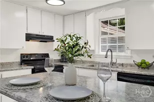 17 Russell Ave, Savannah, GA 31408 - Photo 13