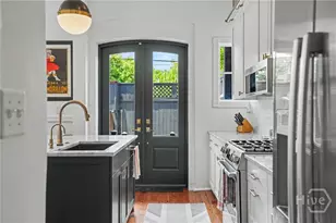 615 Tattnall St, Savannah, GA 31401 - Photo 17