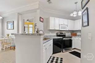 2823 Whitemarsh Way, Savannah, GA 31410 - Photo 9