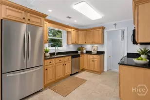 1461 Queensbury St, Savannah, GA 31406 - Photo 7