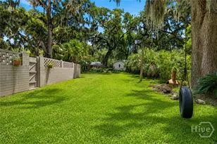 1461 Queensbury St, Savannah, GA 31406 - Photo 27