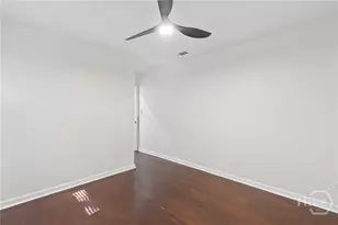 1306 E 54th St, Savannah, GA 31404 - Photo 17