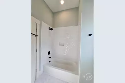 521 W 38th Street, Savannah, GA 31415 - Photo 27