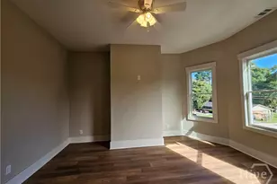 521 W 38th St, Savannah, GA 31415 - Photo 13
