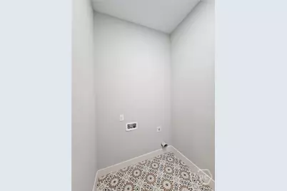 521 W 38th Street, Savannah, GA 31415 - Photo 35