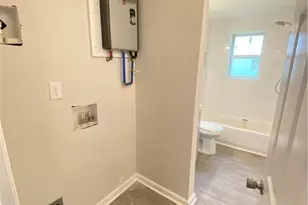 2028 Gugel St, Savannah, GA 31415 - Photo 5