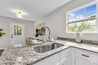 1113 E 59th Street, Savannah, GA 31404 - Photo 11