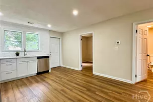 2032 Eppinger St, Savannah, GA 31415 - Photo 9