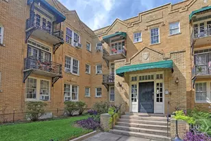 210 E State St, Savannah, GA 31401 - Photo 5