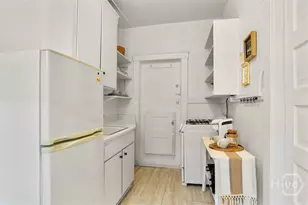 210 E State St, Savannah, GA 31401 - Photo 19