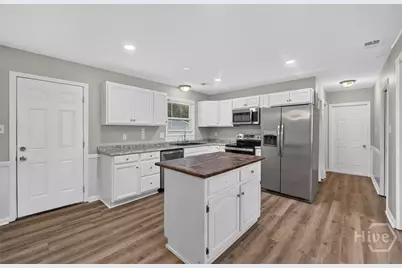 1907 E 63rd Street, Savannah, GA 31404 - Photo 11