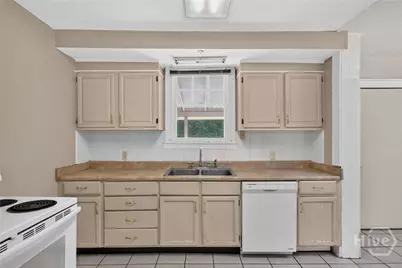 9794 Whitefield Avenue, Savannah, GA 31406 - Photo 11