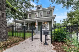 121 E Victory Dr, Savannah, GA 31405 - Photo 7