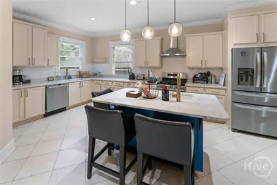 121 E Victory Drive, Savannah, GA 31405 - Photo 29
