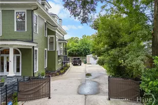 121 E Victory Dr, Savannah, GA 31405 - Photo 11