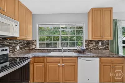 708 Marlborough Court, Hinesville, GA 31313 - Photo 9