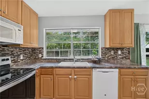 708 Marlborough Ct, Hinesville, GA 31313 - Photo 9