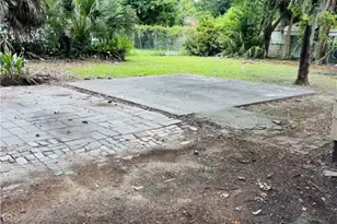 52 S Parkwood, Savannah, GA 31404 - Photo 15