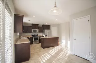 37 Wesleyan Dr, Savannah, GA 31419 - Photo 11