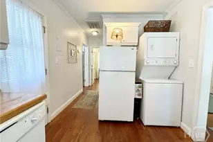 219 W Taylor St, Savannah, GA 31401 - Photo 11