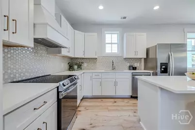 1135 E Park Avenue, Savannah, GA 31404 - Photo 15