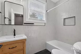 221 W Duffy St, Savannah, GA 31401 - Photo 23