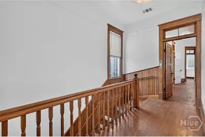114 W Waldburg Street, Savannah, GA 31401 - Photo 11