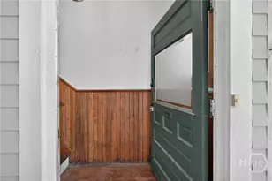 114 W Waldburg St, Savannah, GA 31401 - Photo 9