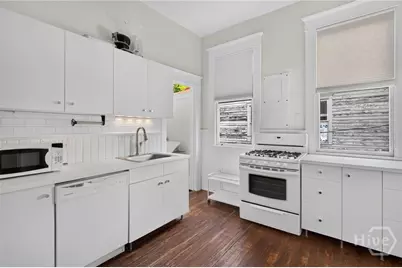 114 W Waldburg Street, Savannah, GA 31401 - Photo 29