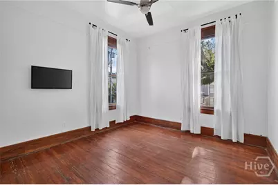 114 W Waldburg Street, Savannah, GA 31401 - Photo 23