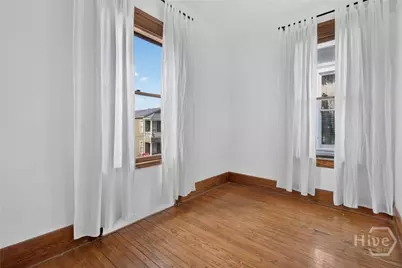114 W Waldburg Street, Savannah, GA 31401 - Photo 13