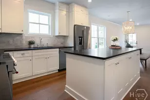 809 E 36th St, Savannah, GA 31401 - Photo 21