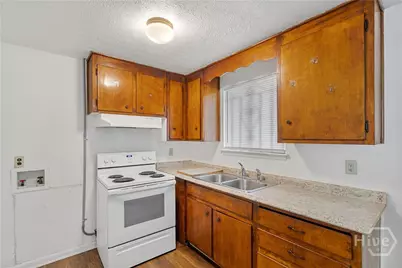 1135 Collins Street, Savannah, GA 31404 - Photo 9