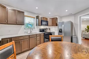 1305 E 32nd St, Savannah, GA 31404 - Photo 11