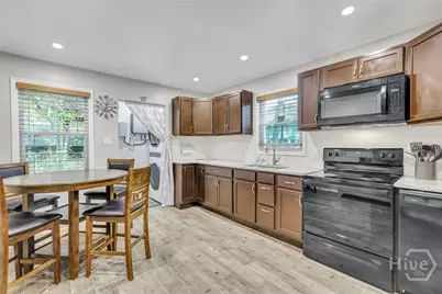 1305 E 32nd Street, Savannah, GA 31404 - Photo 5