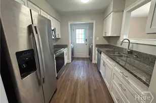 826 E 33rd St, Savannah, GA 31401 - Photo 9