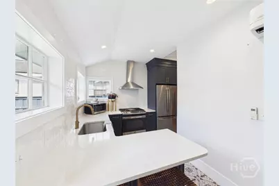 509 E Charlton Street, Savannah, GA 31401 - Photo 9