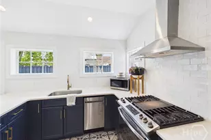 509 E Charlton St, Savannah, GA 31401 - Photo 11