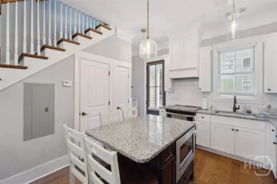 714 Tattnall Street, Savannah, GA 31401 - Photo 9