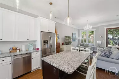 714 Tattnall Street, Savannah, GA 31401 - Photo 11