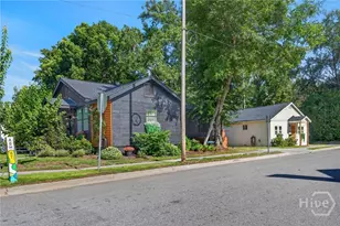 1332 E 39th St, Savannah, GA 31404 - Photo 35