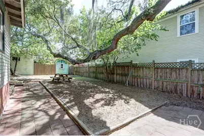 402 E 38th Street, Savannah, GA 31401 - Photo 7
