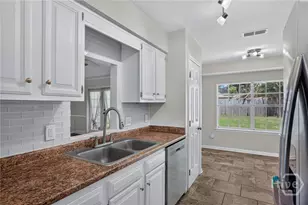 916 Mill Dr, Savannah, GA 31419 - Photo 13