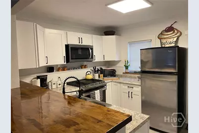626 E Waldburg Street, Savannah, GA 31401 - Photo 13