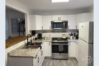 626 E Waldburg Street, Savannah, GA 31401 - Photo 15