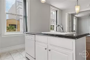 227 W Broughton St, Savannah, GA 31401 - Photo 17