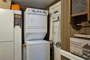 109 E Park Ave, Savannah, GA 31401 - Photo 21