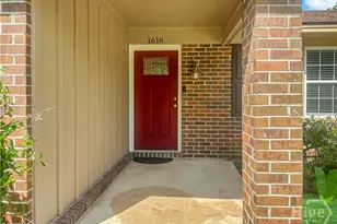 1616 Rosemary St, Savannah, GA 31415 - Photo 3