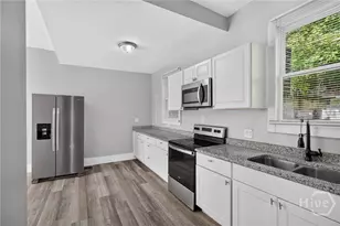 535 E 37th St, Savannah, GA 31401 - Photo 17